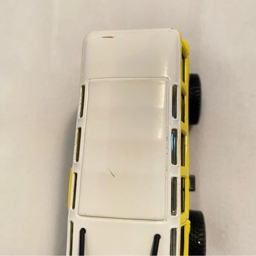 Maisto Volkswagen Van/ Jeep Wrangler/ Chevrolet Colorado/ Ford 4X4 Die-Cast Cars